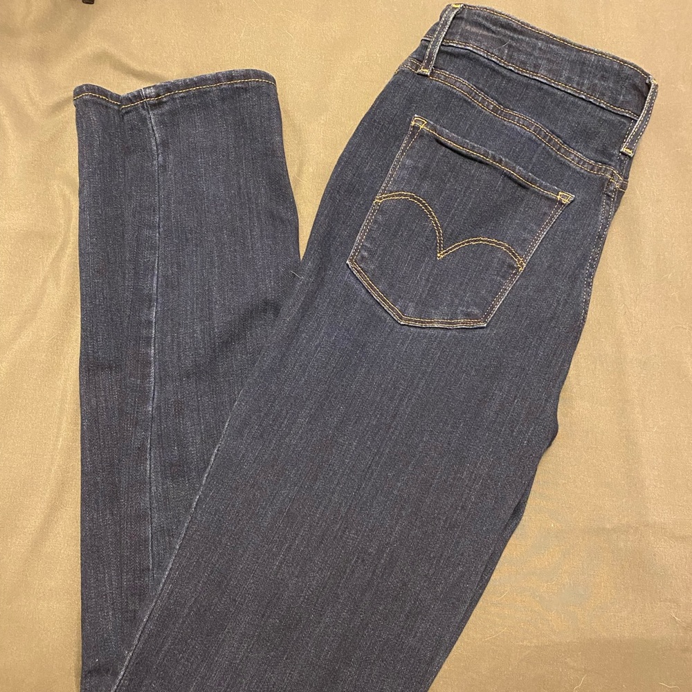 Levi’s - Picture 3 of 5